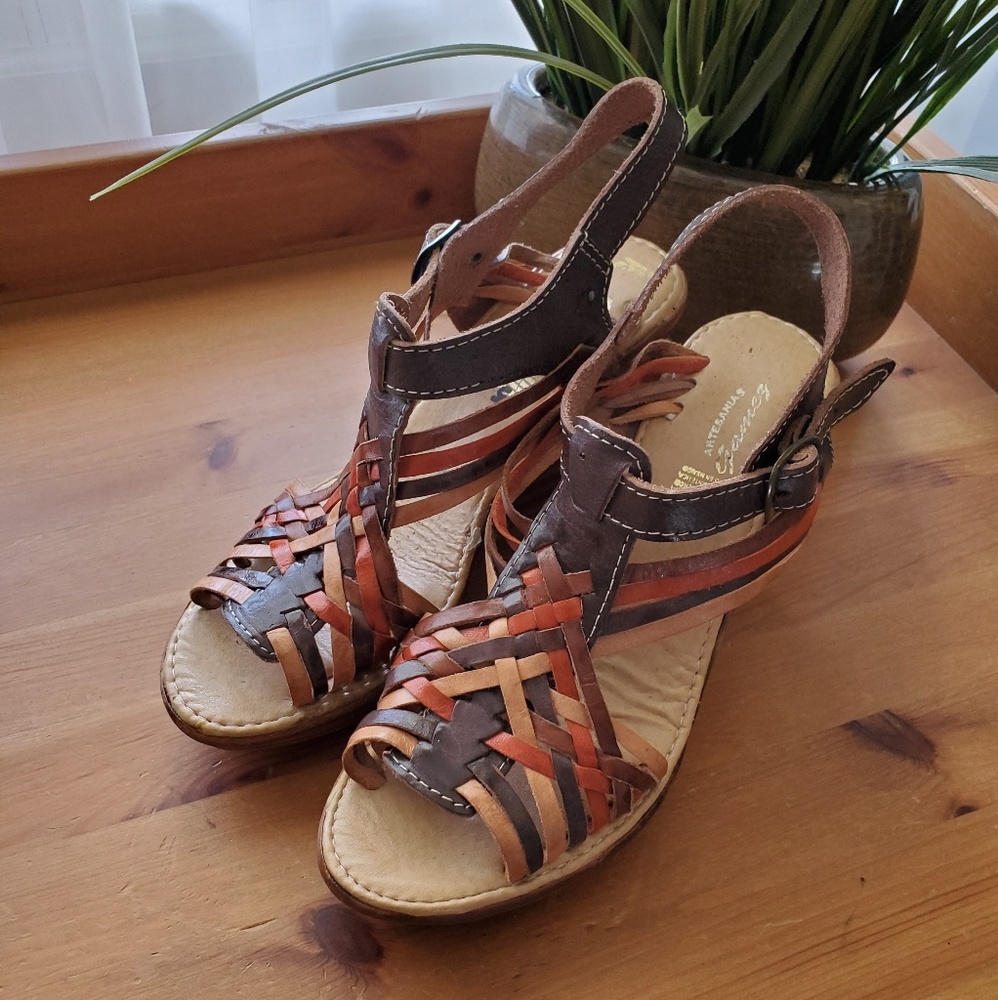 NWT 100% leather sandals (handmade)